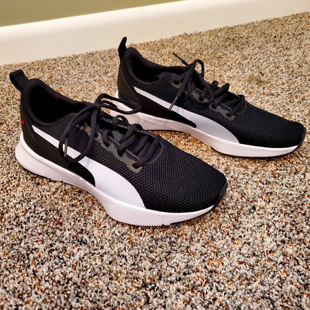 Womens New Puma Sneakers 7.5